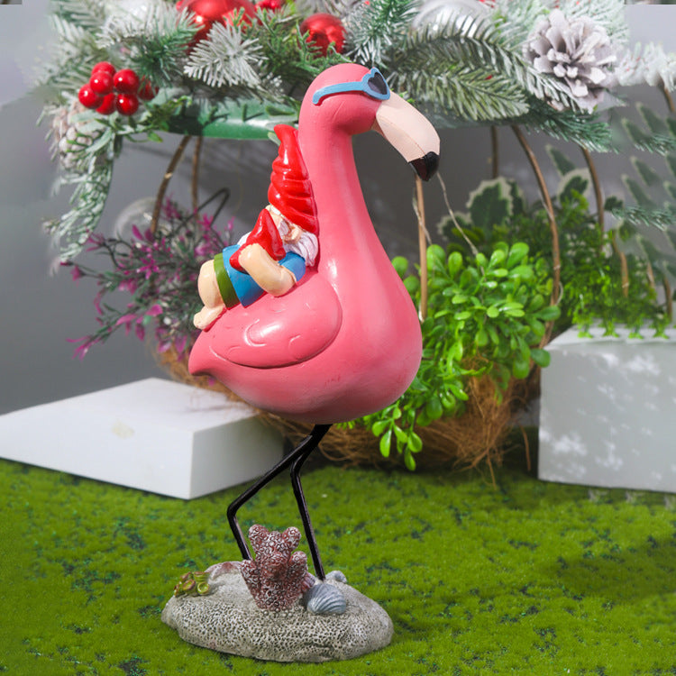 Daydream Flamingo – Cozy Desk Sculpture