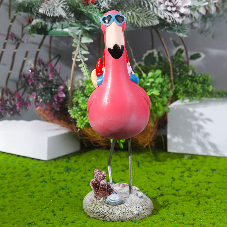 Daydream Flamingo – Cozy Desk Sculpture