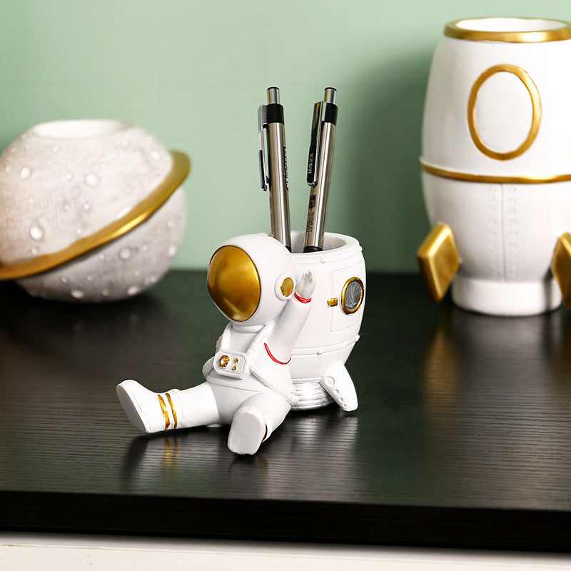 Astronaut Pen Holder